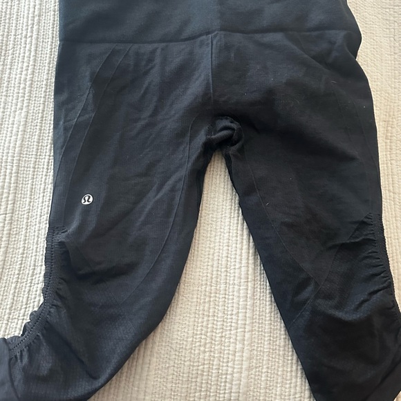 Lululemon tights - Picture 3 of 6